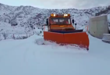 Juglindja e mbuluar nga dëbora/ Në zonat e thella kalohet vetëm me zinxhirë
