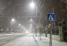 Reshjet e borës në juglindje/ Pogradeci dhe disa fshatra pa energji elektrike