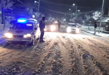 Dëborë mbulon edhe qarkun e Elbasanit/ Probleme në Qafë-Thanë