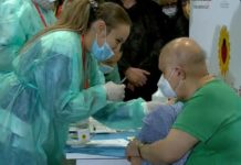 ‘Ndihem për bukuri, nuk kam as skuqje, as temperaturë’, mjeku Kalo flet për efektet e vaksinës: Çuditërisht nuk kam…