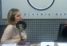 ‘”Unë e lexoj votën dhe po të mos e thoshte”, Kryemadhi zhvillon sondazhin live në radio: 2 në tre persona votojnë LSI-në (Si votuan Salsano dhe Paloma)