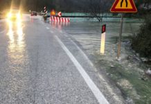 Liqeni i Viroit del nga shtrati, uji vërshon rrugëve në Gjirokastër, vijon çarja e tokës te pallati pesë katësh