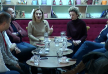 Kryemadhi takon banorët e Ali Demit në Tiranë: Shqipëria sot nuk ka nevojë për fjalë të bukura dhe fasadë, duhen ide