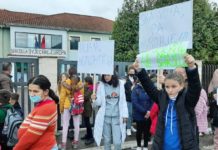 Shkolla “Europa” pa ngrohëse, nxënësit në protestë: Plotësoni kushtet, ndryshe nuk do të merrni vota