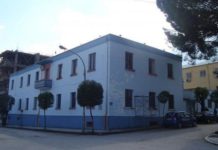 U zhdukën më 1 janar, të miturat u gjetën në një hotel në Përmet nën shoqërinë e një 45 vjeçari: Prindërit nuk sillen mirë me ne