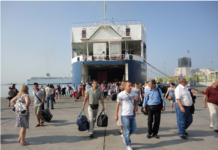 Pandemia e koronavirusit nuk i ndali emigrantët për të festuar në Shqipëri, numër i lartë ‘hyrje-daljesh’ në Portin e Durrësit (Shifrat)