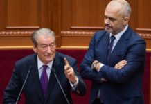 “Për shkak të moshës, plakjes së parakohshme, krejt më të parën do e bëj vetë”, Berisha vë në lojë Ramën për vaksinën
