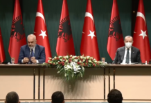 FOTOLAJM/ Edi rama shfaqet ‘i ngrysur’ dhe refuzon të mbajë maskë në takimin me Erdogan