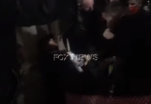 Protestë përpara Kuvendit/ Efektivët e policisë lëndojnë Sazan Gurin, dërgohet në spital (Video)