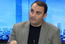 “Shifrat e largimit janë të tmerrshme”, drejtuesi i PD në Kombinat: Programi ynë, real! Çfarë zbulova nga takimi me dhjetëra familje