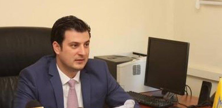 ‘’Skandal i përsëritur’’, Ardit Çela denoncon: Kryetari i Bashkisë së Skraparit urdhëron tubim elektoral nesër, të parandalohen të tilla organizime