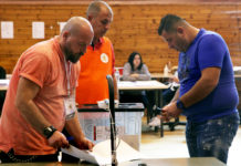 Numërohen 116 qendra votimi nga 277 në Berat/ Klosi kryeson për PS me 6467 vota, Hoxhaj kryeson për PD me 2735 vota