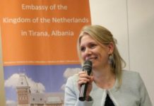 Aktivitet në Berat mbi parandalimin e trafikimit të qënieve njerëzore, Ambasadorja e Holandës: Mos heshtni nëse shihni një rast trafikimi dhe mos i gjykoni viktimat