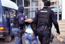 Ngacmoi seksualisht të miturën 13 vjeçare, arrestohet 55 vjeçari në Berat