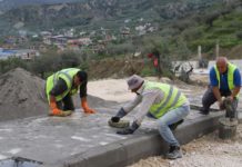 Berat, ritme të larta pune për përfundimin e rrugës së Kalasë