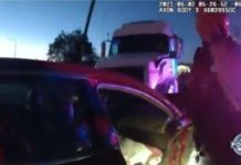 Video epike/ 9-vjeçarja me motrën e vogël çudisin policinë, kishin marrë makinën për të shkuar në plazh. Përplasen me kamionin