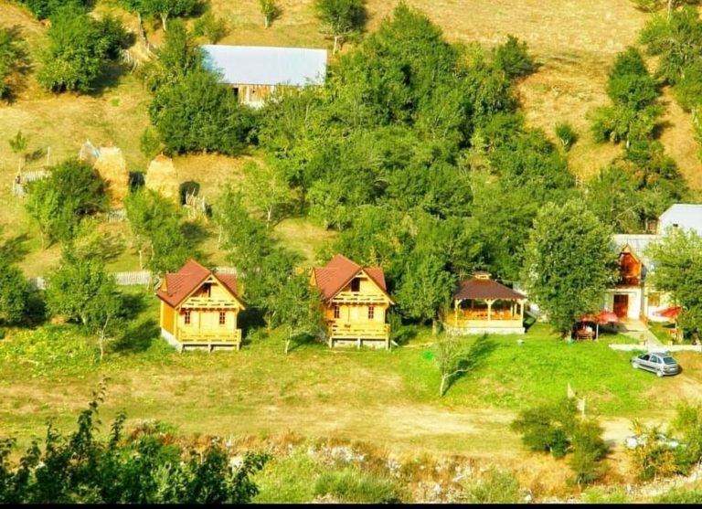 Berat/ AZHBR mbështet sipërmarrjet e vogla dhe të mesme/ Gjenerojnë ekonominë rurale Berat/ AZHBR mbështet sipërmarrjet e vogla dhe të mesme/ Gjenerojnë ekonominë rurale