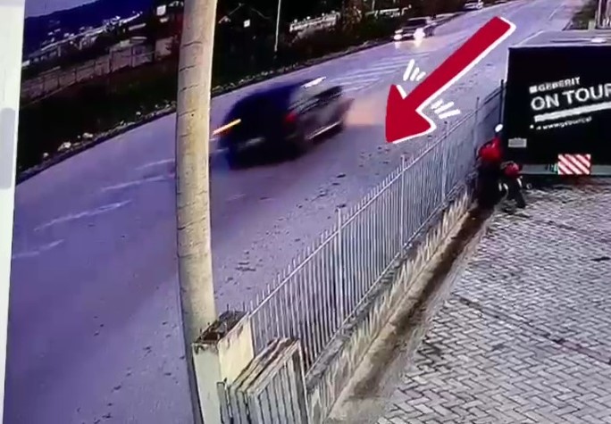 U largua me ‘Fuoristradë’ të zezë pasi përplasi e mori zvarrë viktimën, arrestohet autori i aksidentit të rëndë në Berat