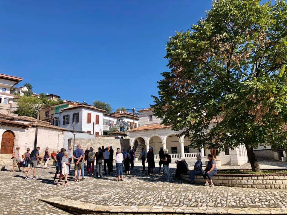 Turizmi i vjeshtës, mbi 20 mijë turistë preferuan qytetin e një mbi një dritareve