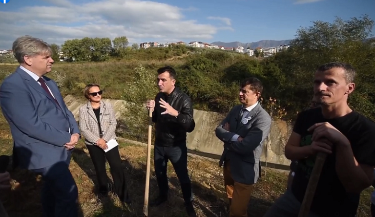 BERZH dhe BE dhurojnë qindra pemë për Tiranën/ Veliaj: Jemi ende larg objektivit 2 milionë fidanë BERZH dhe BE dhurojnë qindra pemë për Tiranën/ Veliaj: Jemi ende larg objektivit 2 milionë fidanë