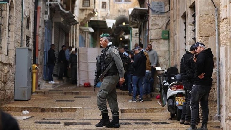Policia izraelite bastis shtëpinë e guvernatorit të Kudsit, 4 të plagosur