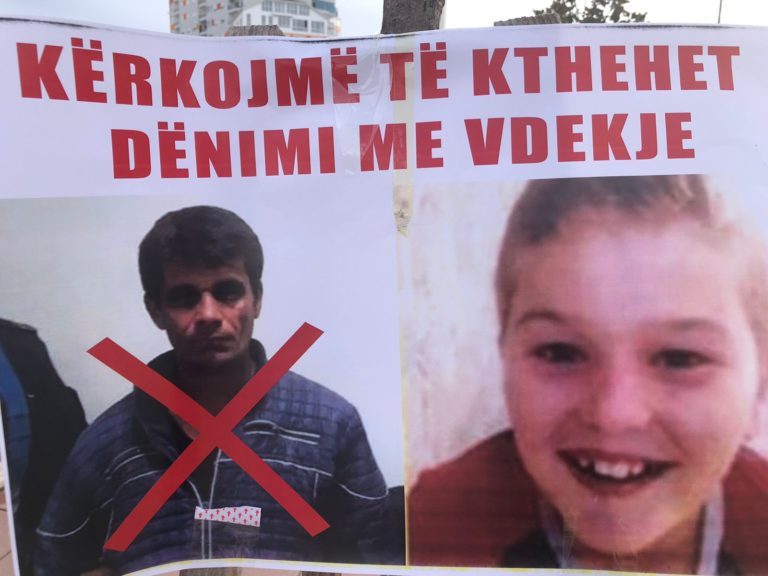 Mateo u vra në mënyrë makabre, tezja ‘plas bombën’: Çalamani nuk jetonte vetëm, është dikush brenda familjes që e ka shtyrë… Mateo u vra në mënyrë makabre, tezja ‘plas bombën’: Çalamani nuk jetonte vetëm, është dikush brenda familjes që e ka shtyrë…