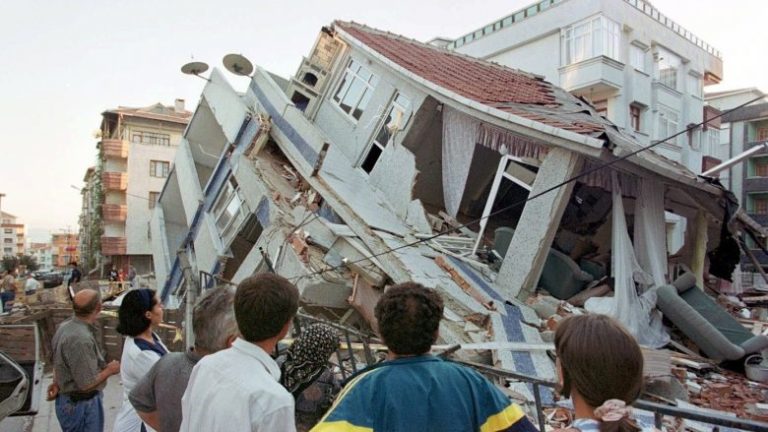 LAJM I FUNDIT/ Dëmet nga tërmeti, merren të pandehur 5 persona, mes tyre dhe zyrtarë të urbanistikës