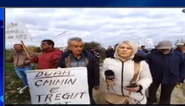 “Moj dhe shtëpitë të na marrin, po duam paratë”, banorët e Moravës në protestë: 2 milionë lekë për tokën, është qesharake! Ngrehu na thonë…