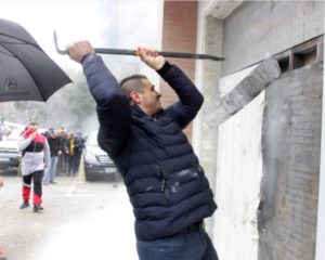 Përplasja për selinë e PD, Nishani: 8 janari konfirmoi që ne na duan jo veç demokratët por edhe shumica e shqiptarëve