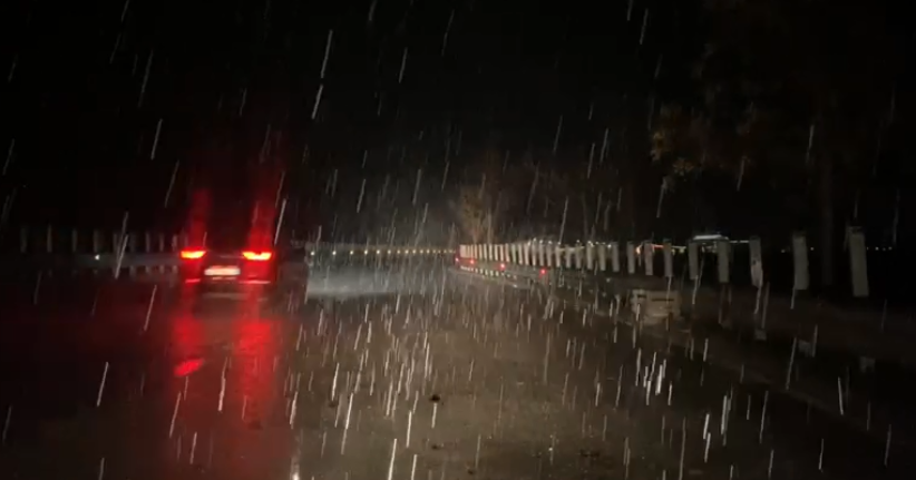 Nisin reshjet e para të dëborës në Vlorë