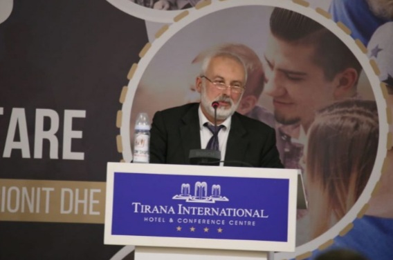 Familja shqiptare në përballje me paradigmat e reja dhe besimi
