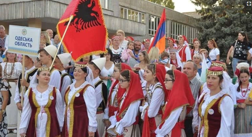 A po jetojnë shqiptarët e Ukrainës me rrezikun e luftës?