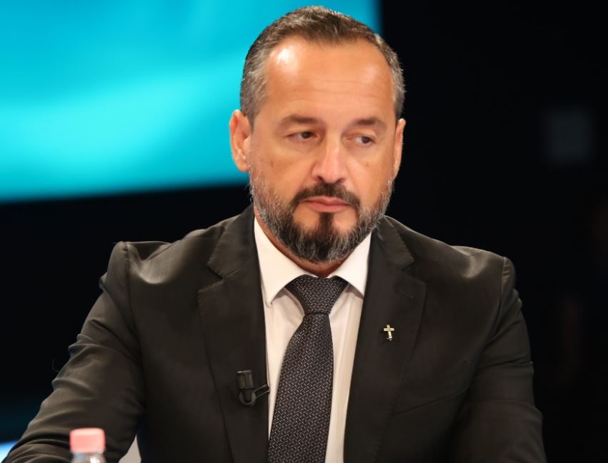 Ungjillorët shqiptarë: Si po tenton LBGT të na mbyllë gojën!