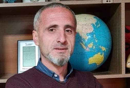 E bukura arrihet me të bukurën!