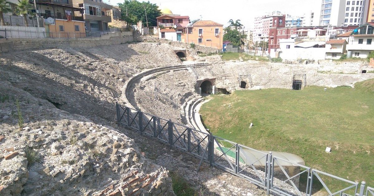 Pas Butrintit dhe Pallatit të Brigadave/ Edhe amfiteatri i Durrësit do të jepet me konçesion