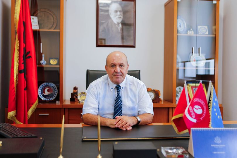 Rektori i ri jomusliman i një universiteti të diskutueshëm islam