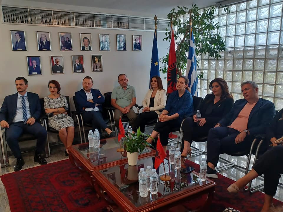 Deputetët e PS takim me komunitetin shqiptar në Greqi/ Gjiknuri: Diskutuam mbi çështjen e pensioneve, lejet e qëndrimit dhe votën e diasporës