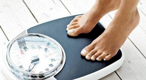 A e dinit që pesha ideale llogaritet nëpërmjet gjatësisë? Ja si mund ta llogarisni peshën ideale (Femrat)