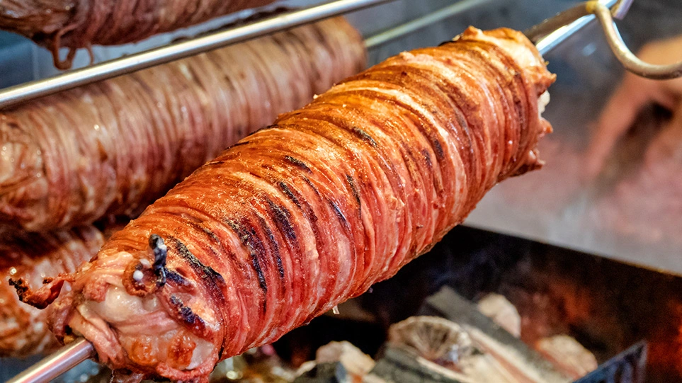 Turqit: Kukureci dhe imam balldija, tonat e jo greke!