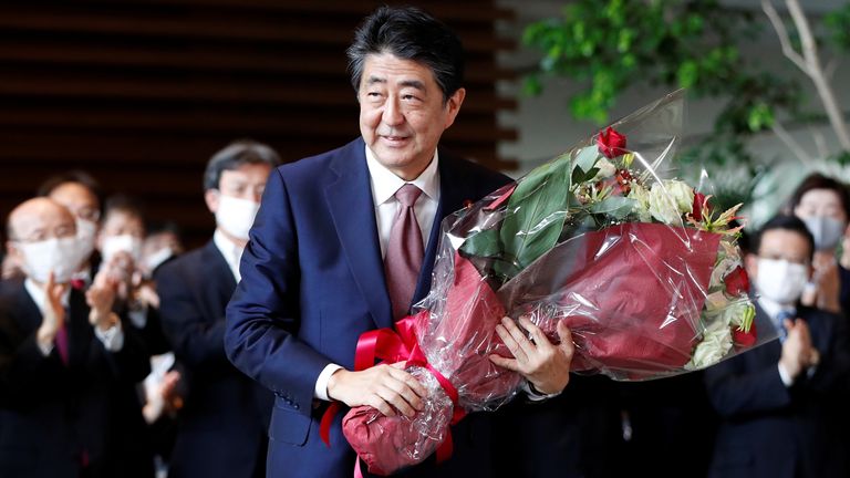 Shinzo Abe u vra duke bërë fushatë/ Rama-Meta: Politikanët të shihen si kundërshtarë, jo armiq