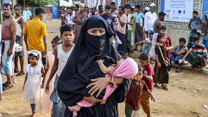 Gratë dhe fëmijët muslimanë arakanas luftojnë për të mbijetuar në kampet e refugjatëve