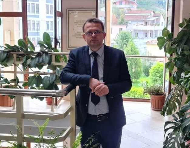 Nga Evans Drishti: Mos e quani (zh)”veshjen” kulturë, ajo është arrogancë…