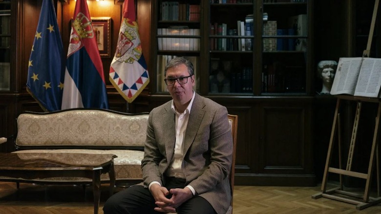 Vuçiç: Nuk ka dorëzim për targat/ Presidenti serb paralajmëron rezistencë pas 31 tetorit