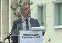 Protesta e pedagogëve, për pagat edhe greve urie