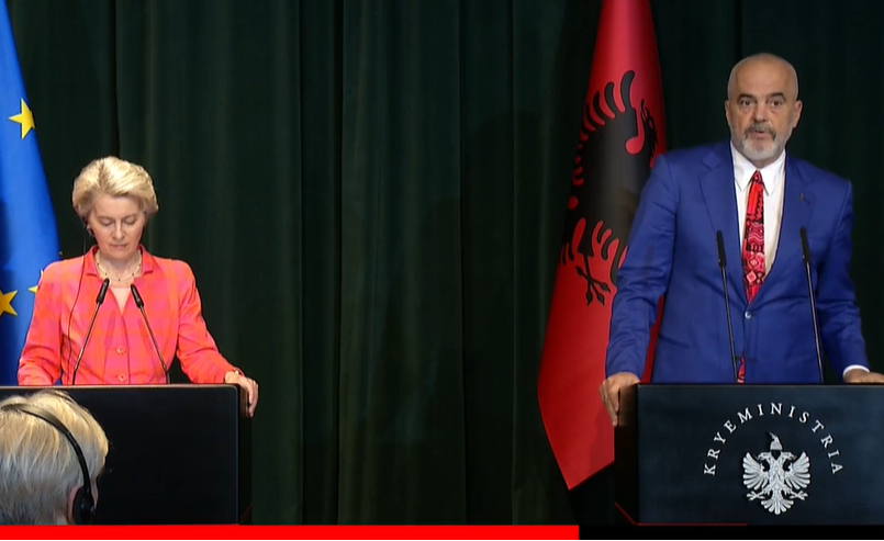 Konferenca e përbashkët me presidenten Von der Leyen/ Rama jep lajmin për hekurudhën Tiranë-Durrës, falenderime BE për mbështetjen