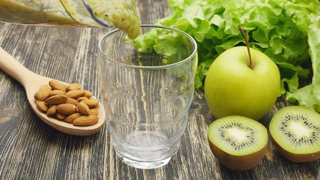 Detox i mëngjesit pas festave