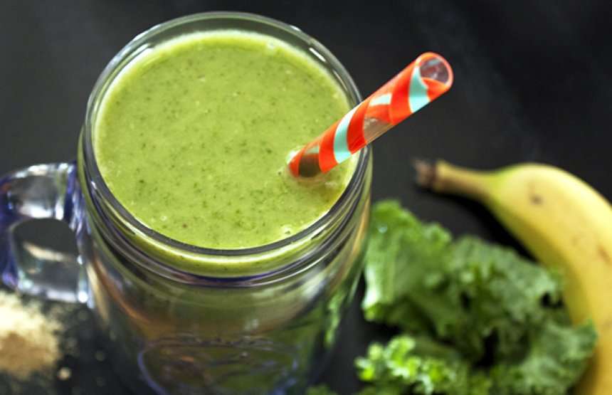 Mëngjesi me “smoothie” të gjelbër për më shumë energji
