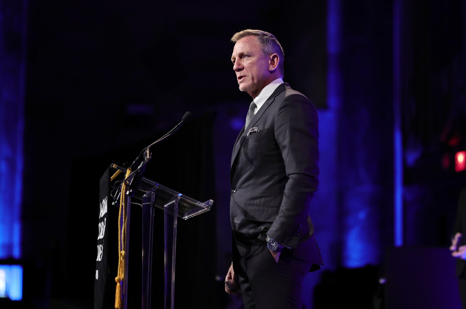 “James Bond”: 120 milionë dollarë për viktimat e tërmetit