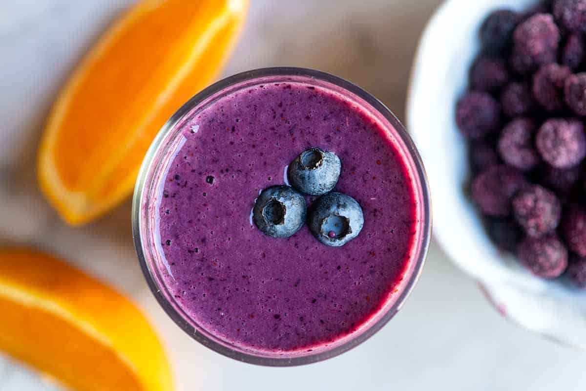 Ky smoothie është një ide kaq e shijshme dhe e lehtë për mëngjes!
