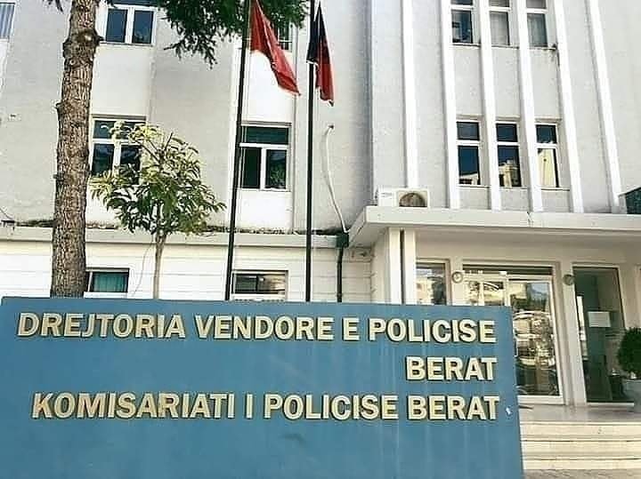 Plagosje me armë zjarri në Kuçovë, kush ishte ‘shënjestra’ e sulmit. I riu rëndë te Trauma, në kërkim 4 autorët